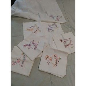 Vintage Linen Set 34 × 34 1/2 With - 7 Bobbin Lady Bonnet